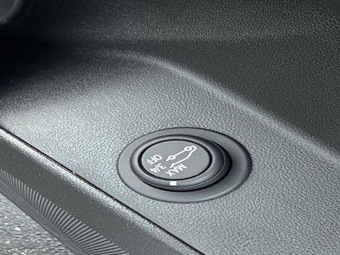 Used 2024 Chevrolet Equinox LT AWD/4WD image 8