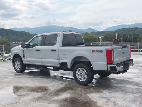 New 2026 Ford F250 XLT w/ FX4 Off-Road Package AWD/4WD image 5
