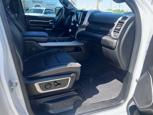 Used 2023 RAM 1500 Laramie AWD/4WD image 17
