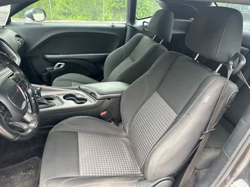 Used 2019 Dodge Challenger SXT w/ Driver Convenience Group AWD/4WD image 4