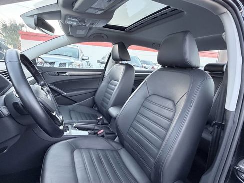 Used 2017 Volkswagen Passat 3.6 SEL Premium image 13