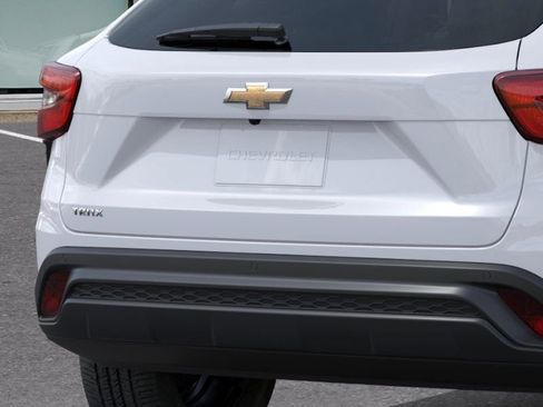 New 2026 Chevrolet Trax LS FWD image 14