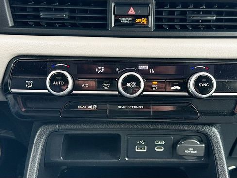 Certified 2023 Honda Pilot LX image 15