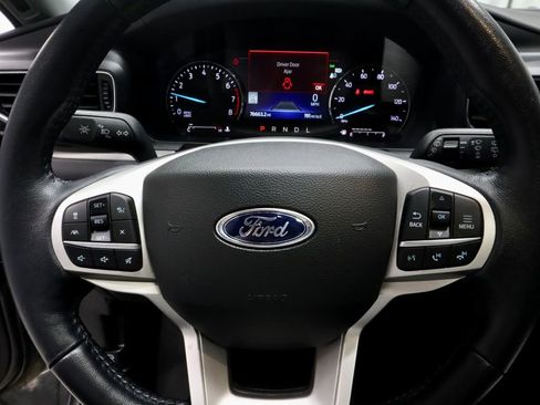 Used 2023 Ford Explorer XLT w/ Equipment Group 202A AWD/4WD image 31