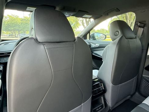 New 2026 Volkswagen ID.4 Pro RWD image 23