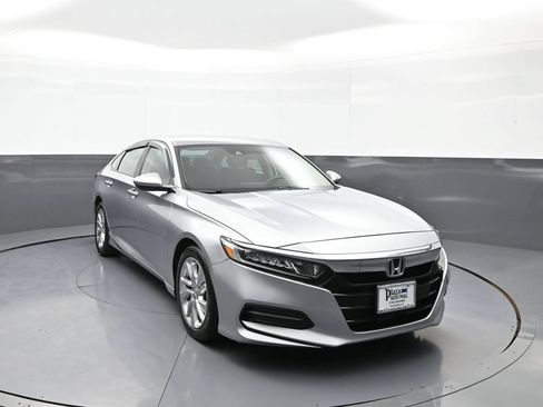 Used 2018 Honda Accord LX image 3