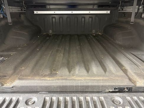 Used 2022 Nissan Frontier SV w/ SV Premium Package RWD image 36