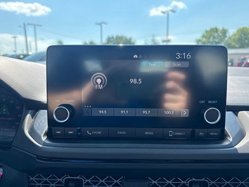 Certified 2023 Honda Accord EX image 33