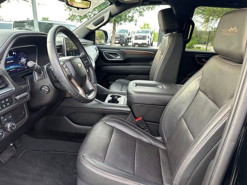 Used 2023 Chevrolet Suburban High Country AWD/4WD image 17