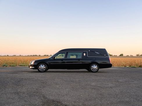 Used 2009 Cadillac DTS Hearse FWD image 96