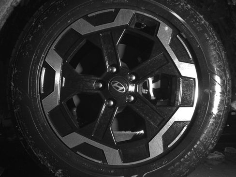Used 2025 Hyundai Santa Fe SEL FWD image 14