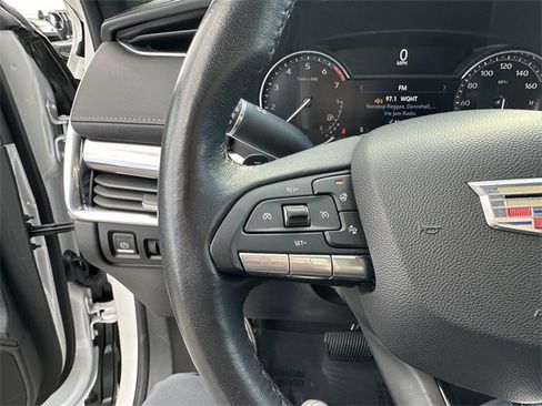 Used 2022 Cadillac XT4 Luxury w/ Cold Weather Package image 27