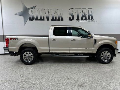 Used 2017 Ford F250 Lariat w/ Chrome Package image 36