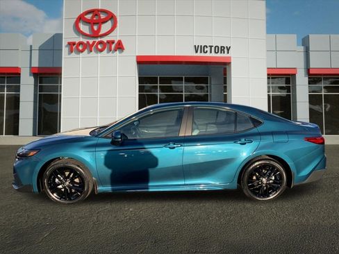 New 2026 Toyota Camry SE image 6