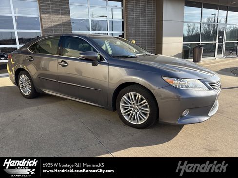 Used 2015 Lexus ES 350 w/ Luxury Package image 1