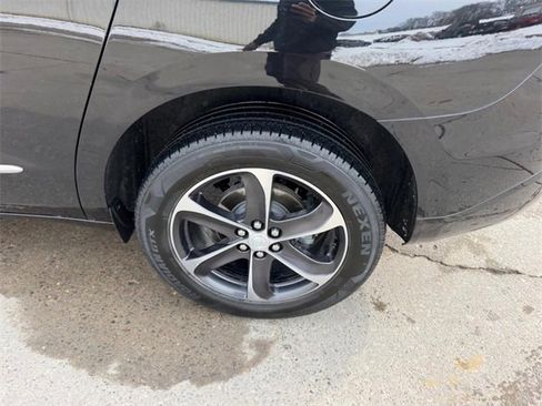 Used 2020 Buick Enclave Essence w/ Sport Touring Edition image 7