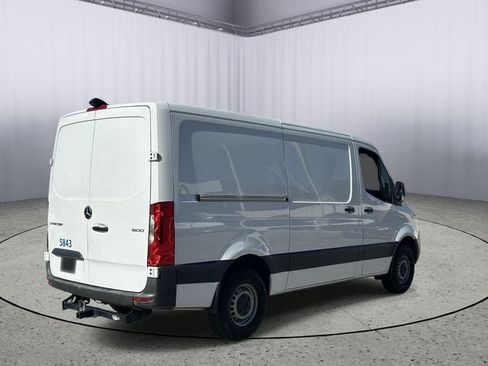 Used 2019 Mercedes-Benz Sprinter 144 image 9