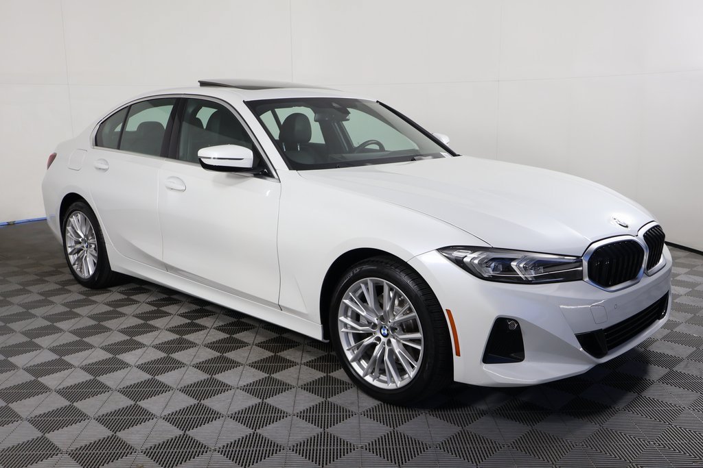 Used 2024 BMW 330i Sedan RWD image 3