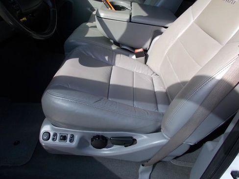 Used 2006 Ford F350 Lariat AWD/4WD image 27