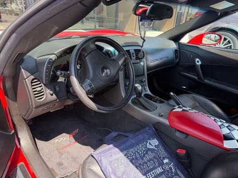 Used 2007 Chevrolet Corvette Convertible w/ Preferred Equipment Group RWD image 4