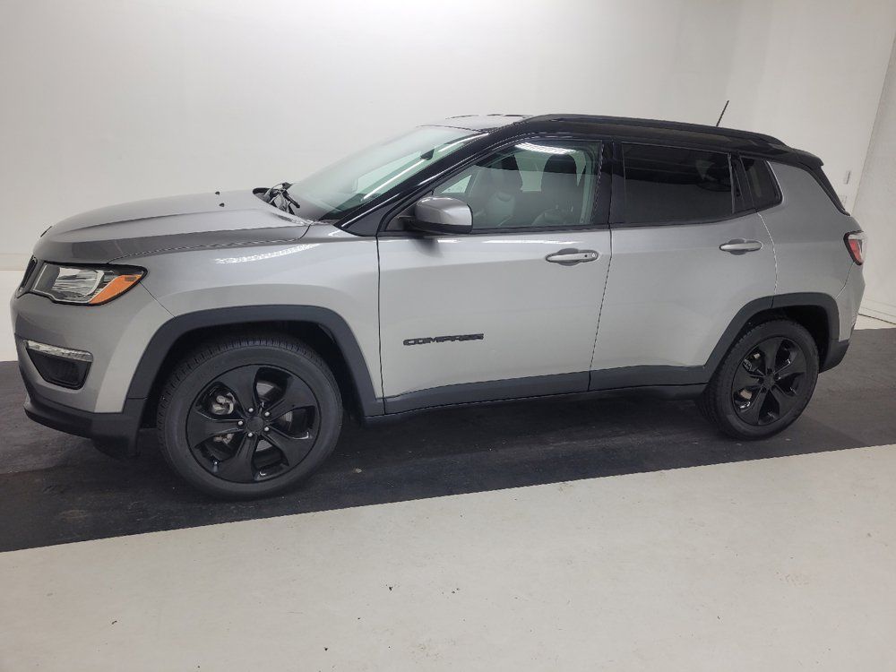 Used 2019 Jeep Compass Latitude FWD image 2