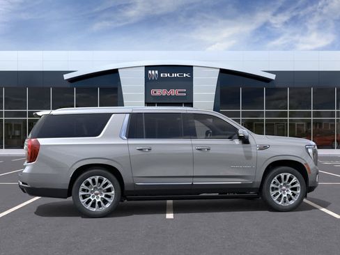 New 2026 GMC Yukon XL Denali w/ Denali Reserve Package RWD image 5