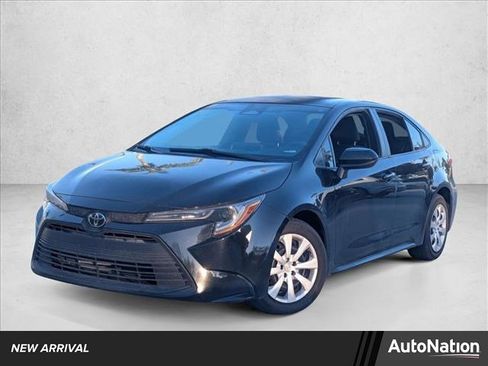 Certified 2023 Toyota Corolla LE image 1