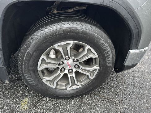 Used 2025 GMC Sierra 1500 SLT image 33