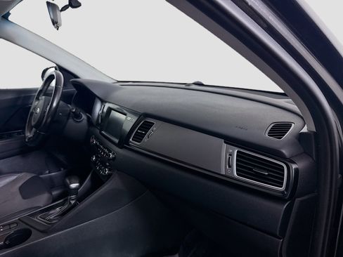 Used 2017 Kia Niro EX image 30