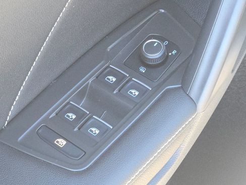Used 2024 Volkswagen Tiguan SE R-Line w/ MDO Package, Three-Row FWD image 31