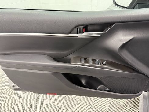 Used 2022 Toyota Camry LE FWD image 10