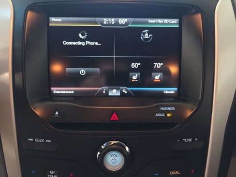 Used 2014 Ford Explorer XLT w/ Equipment Group 202A AWD/4WD image 19