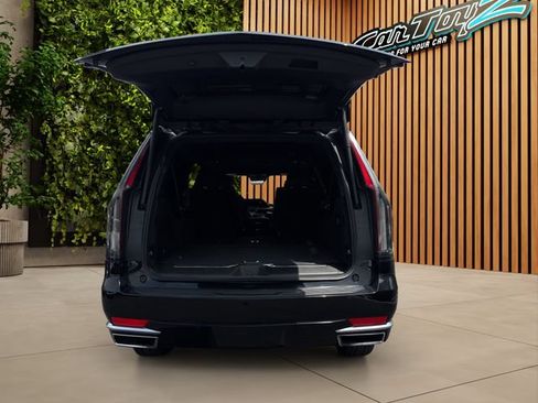 Used 2023 Cadillac Escalade ESV Premium Luxury AWD/4WD image 7