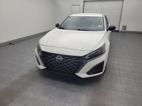 Used 2023 Nissan Altima 2.5 SR FWD image 15