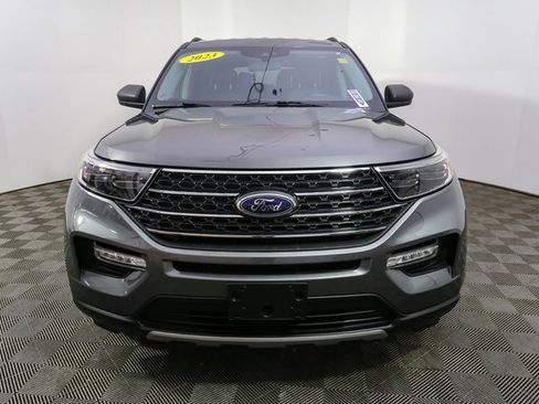Used 2023 Ford Explorer XLT w/ Equipment Group 202A image 4