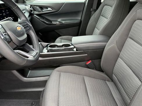 Used 2025 Chevrolet Equinox LT AWD/4WD image 11
