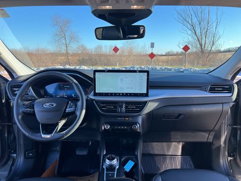 Used 2025 Ford Escape Platinum image 20