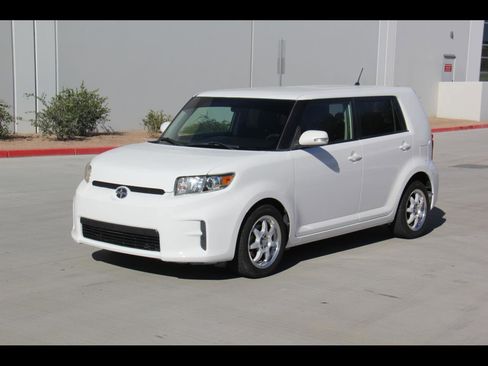Used 2012 Scion xB image 1