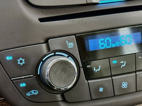 Used 2013 Buick Regal Premium FWD image 19