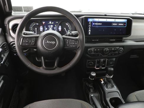 Used 2024 Jeep Wrangler Unlimited w/ Convenience Group image 13