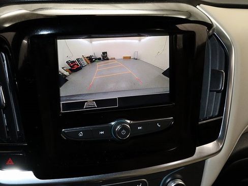 Used 2023 Chevrolet Traverse LS image 19
