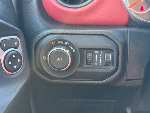 Used 2020 Jeep Wrangler Unlimited Sport S AWD/4WD image 39