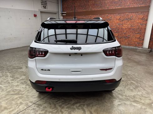 Used 2024 Jeep Compass Trailhawk AWD/4WD image 4