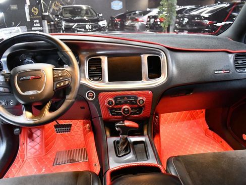 Used 2017 Dodge Charger R/T image 34