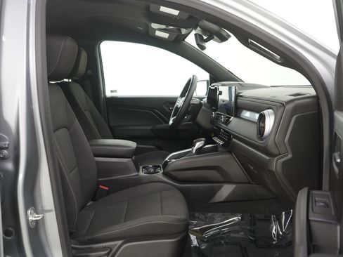 Used 2024 Chevrolet Colorado LT w/ LT Convenience Package II AWD/4WD image 11