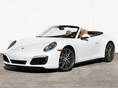 Used 2018 Porsche 911 Carrera 4S image 1