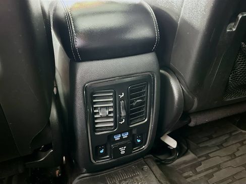 Used 2017 Jeep Grand Cherokee Limited w/ Luxury Group II RWD image 4
