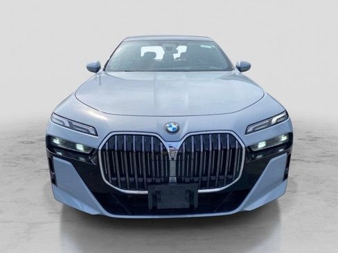 Used 2023 BMW 760i xDrive AWD/4WD image 8
