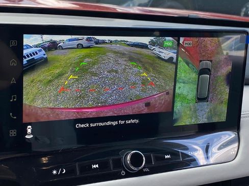 New 2025 Mitsubishi Outlander SE image 11