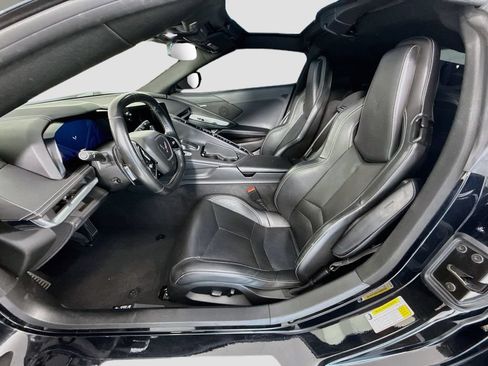 Used 2021 Chevrolet Corvette Stingray Coupe w/ Body-Color Dual Roof Package RWD image 18